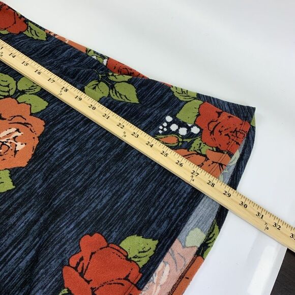 LuLaRoe Elizabeth Sweater V-Neck Long Sleeves Round Hem Tunic Roses Soft Small - Picture 9 of 10